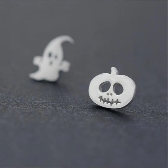 SPOOKY SILVER Stud Halloween Earrings With Gift Bag - Picture 2 of 7